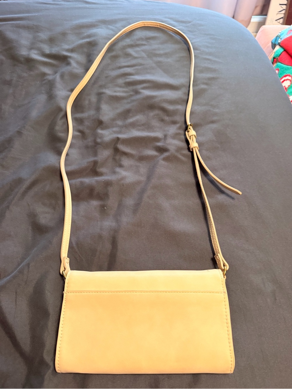 Universal Thread Crossbody - Picture 2 of 4